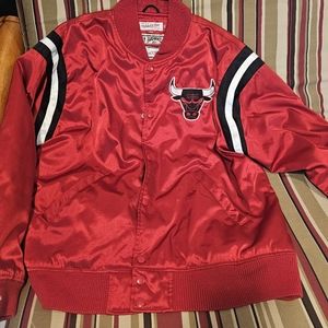 Bulls Mitchell Ness Stadium Jacket XXL Mens Red